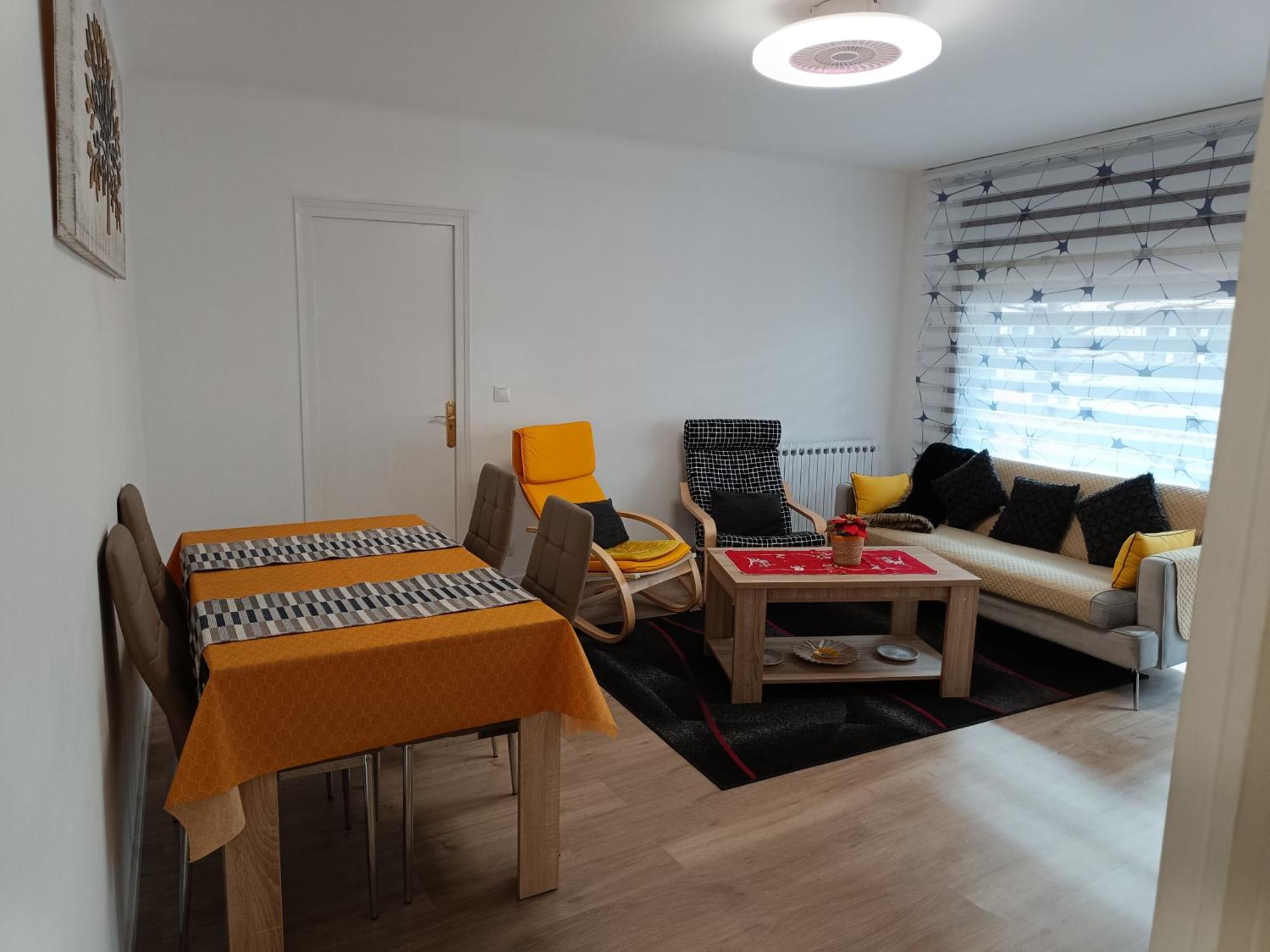 Apartamento Estel La Seu d'Urgell Exterior foto